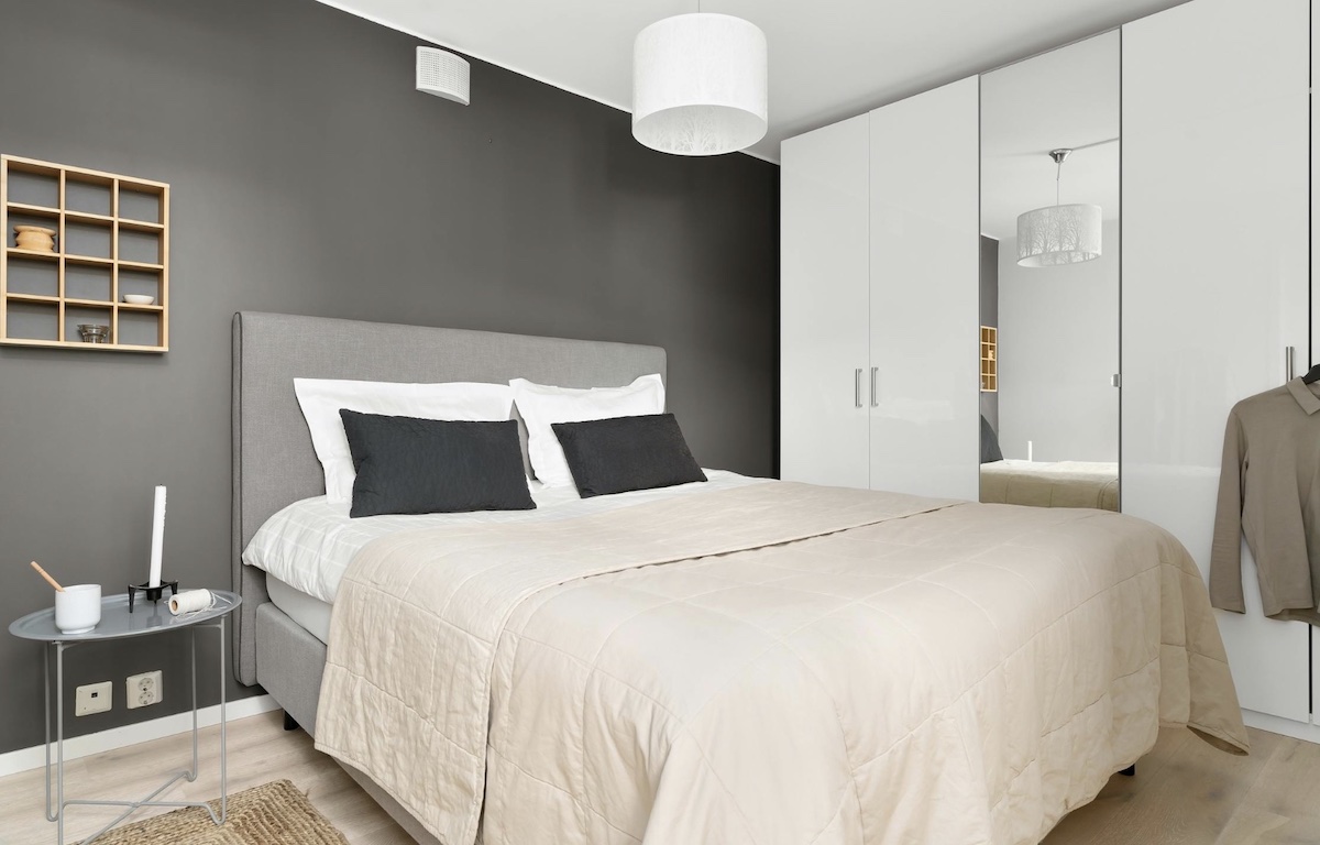 Bedroom for good sleep hygiene. Image: Pexels - Alex Tyson