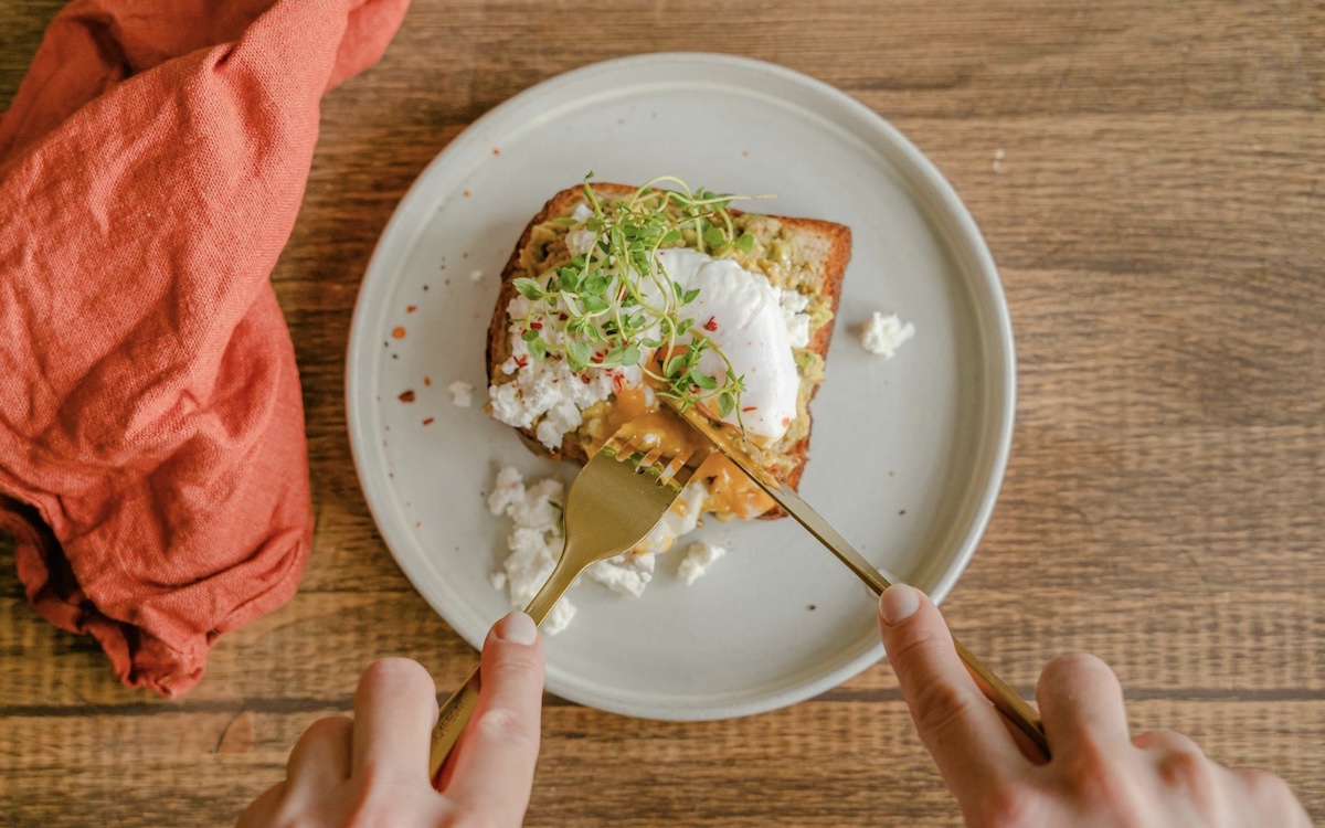 Eating with intention. Image: Pexels - Antoni Shkraba
