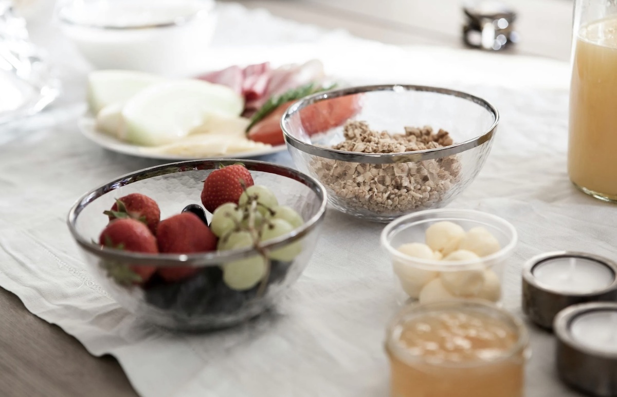 Fruits for calorie counting or mindful food journaling. Image: Pexels - Terje Sollie
