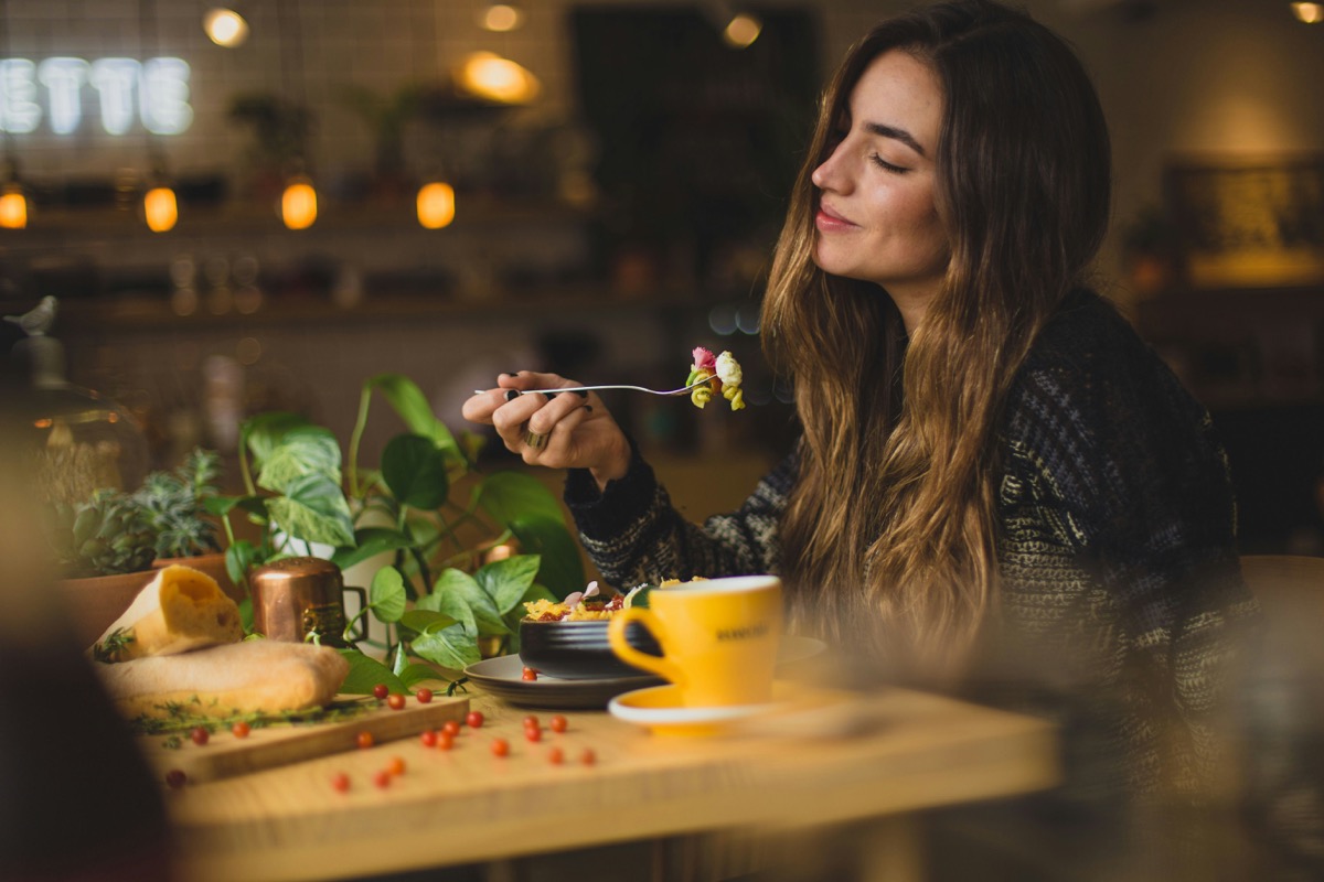 Women enjoying a meal mindfully